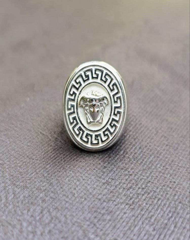 انگشتر استیل نقره ای طرح ورساچ کد153